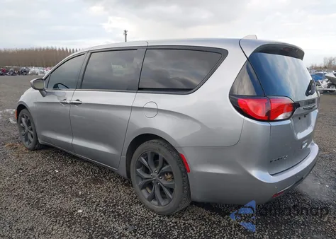 2020 Chrysler Pacifica Touring z USA, uszkodzony, nr VIN 2C4RC1FG8LR150392